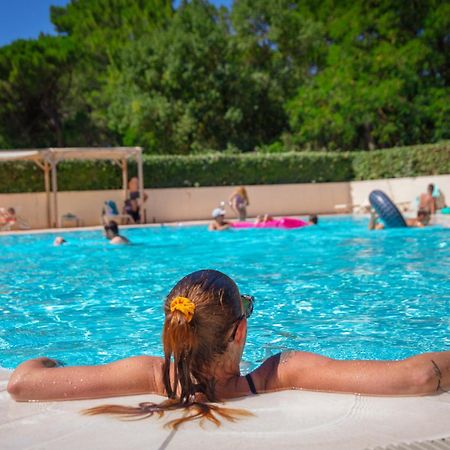 Camping La Sousta**** Remoulins Luaran gambar