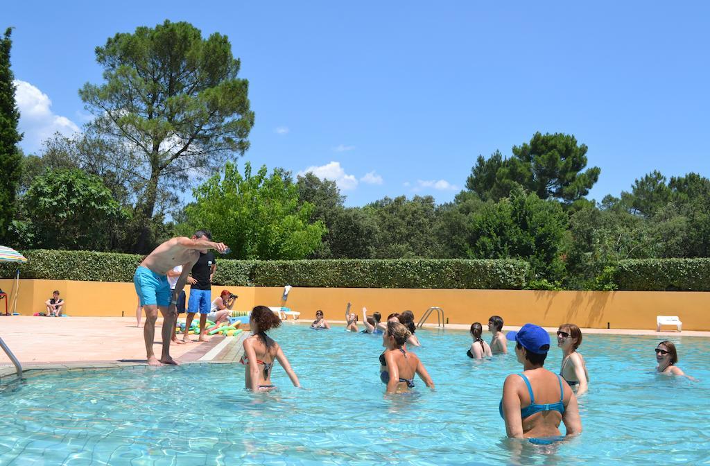 Camping La Sousta**** Remoulins Luaran gambar
